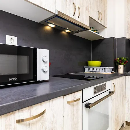 Lägenhet Radiant Retreat - Bright 1bd Haven In By Flat Mаnager *