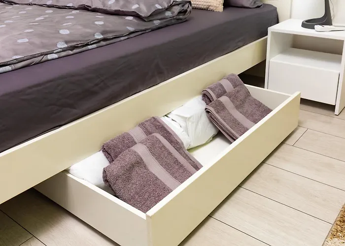 Radiant Retreat - Bright 1bd Haven In By Flat Mаnager