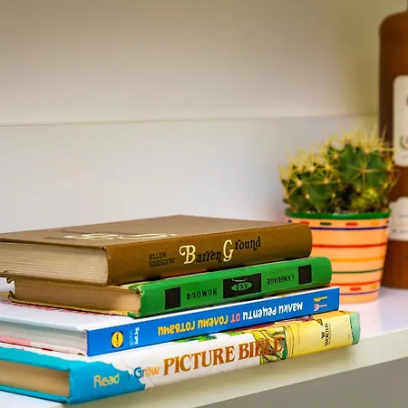 Апартамент Radiant Retreat - Bright 1bd Haven In By Flat Mаnager