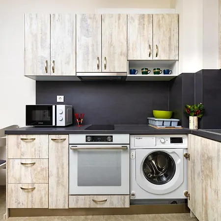 Radiant Retreat - Bright 1bd Haven In By Flat Mаnager Apartment