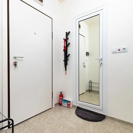 Radiant Retreat - Bright 1bd Haven In By Flat Mаnager Apartment *