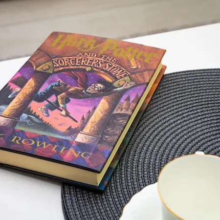 Apartment Radiant Retreat - Bright 1bd Haven In By Flat Mаnager