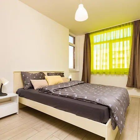 Radiant Retreat - Bright 1bd Haven In By Flat Mаnager