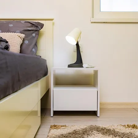 Radiant Retreat - Bright 1bd Haven In By Flat Mаnager