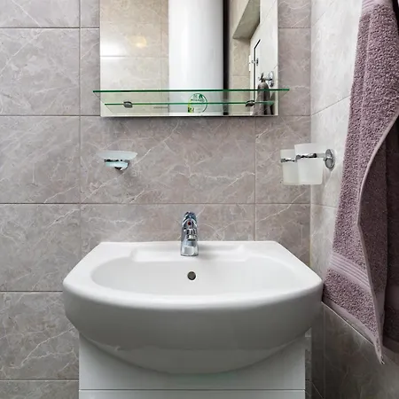 Radiant Retreat - Bright 1bd Haven In By Flat Mаnager Apartment *