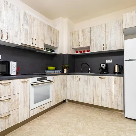 Radiant Retreat - Bright 1bd Haven In By Flat Mаnager * Пловдив