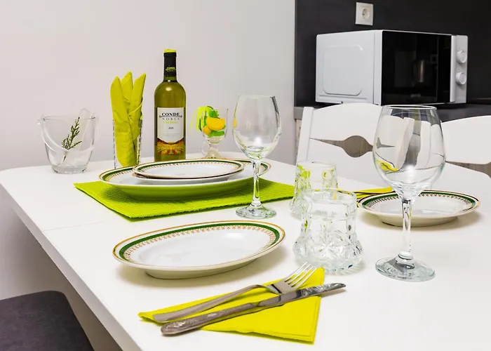 Apartment Radiant Retreat - Bright 1bd Haven In By Flat Mаnager