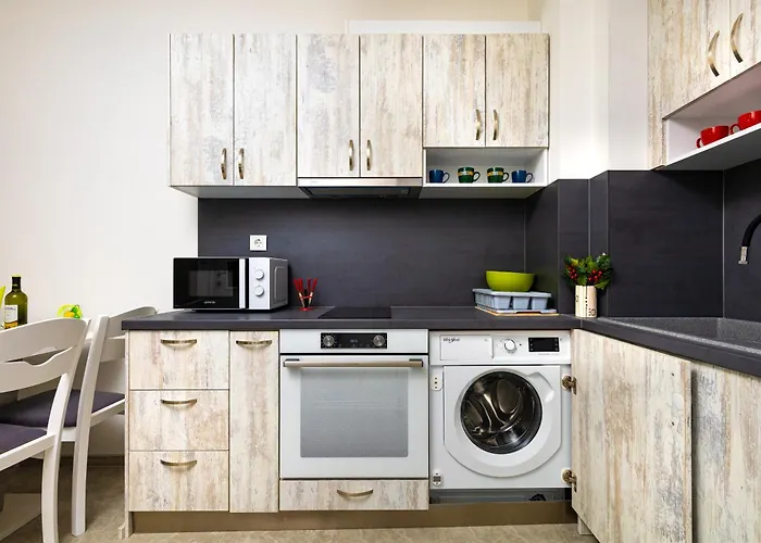 Radiant Retreat - Bright 1bd Haven In By Flat Mаnager Apartment