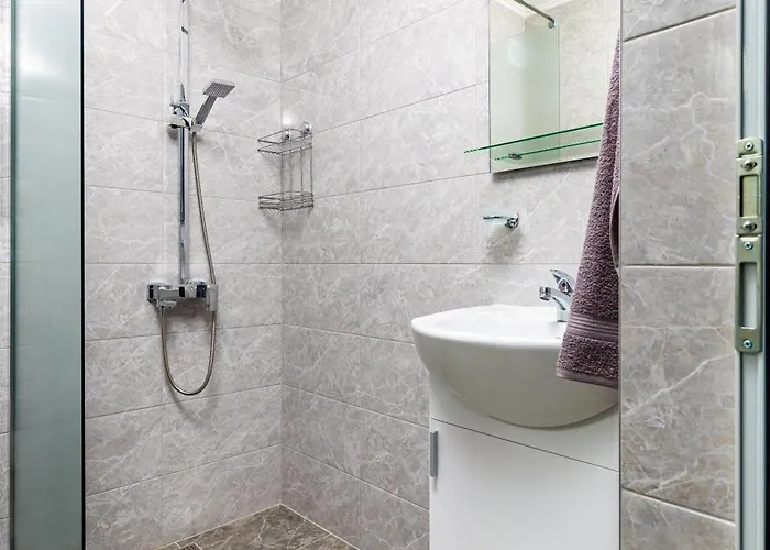 Apartment Radiant Retreat - Bright 1bd Haven In By Flat Mаnager